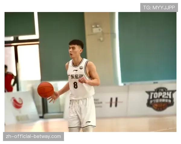 球员发展路径个性化选择 传统青训与留学并行